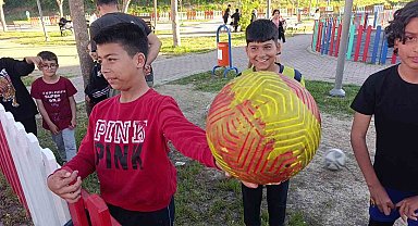 Yola kaçan futbol topu kazaya neden oldu: 1 yaralı