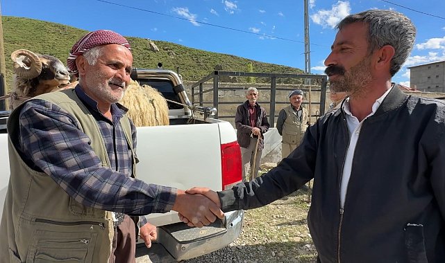 Yüksekova'da hayvan pazarında bayram hareketliliği