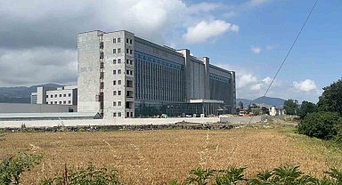 18 metre yükseklikten düştü, yaralı kurtuldu