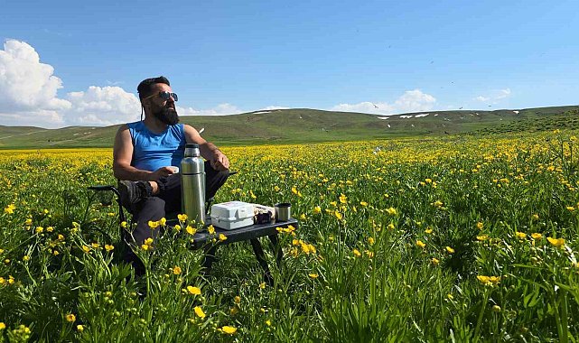 2 bin 800 yıllık tarihin izinde açan sarı çiçekler mest ediyor