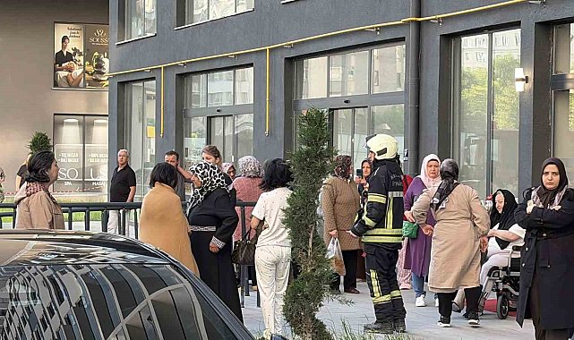 20 katlı binada yangın paniği: Bina sakinleri yanlış alarmla sokağa döküldü