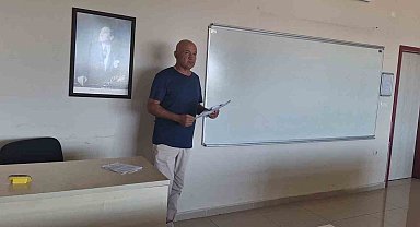 40 yıllık gazeteci 65 yaşında bölüm birincisi olarak mezun oldu