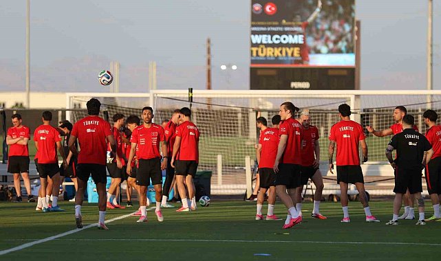 A Milli Futbol Takımı'nda Paraguay maçının hazırlıkları başladı