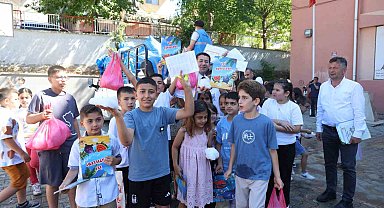 Adana sıcağında öğrencilere buz gibi karne hediyesi
