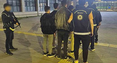 Afyonkarahisar'da göçmen kaçakçılığı operasyonunda 8 düzensiz göçmen yakalandı