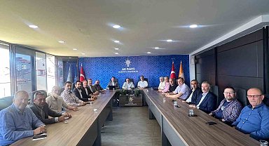 AK Parti'de yol haritası masaya yatırıldı