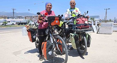 Akdeniz sahillerini pedal çevirerek gezen çift 27 gün sonra Hatay'a ulaştı