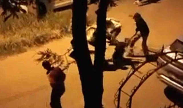 Aksaray'da iki grup arasındaki bıçaklı kavga kamerada