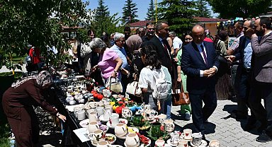 Akşehir'de Çocuk Evleri Sitesi'nde sünnet şöleni ve el sanatları sergisi