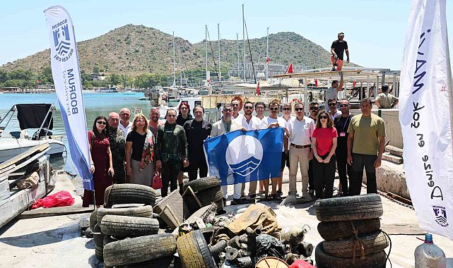 Akyarlar'da deniz dibinden 1 ton çöp çıktı