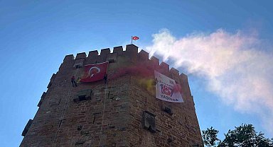 Alanya'da JAK ekiplerinden Alanya Kızılkule'de nefes kesen gösteri