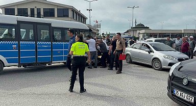Alaplı'da minibüs, motosiklete çarptı 1 yaralı