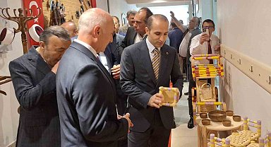 aldıkları eğitimin ardından yaptıkları el emeği ürünler görücüye çıktı