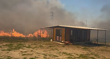 Alevler hobi bahçelerine ve buğday tarlasına sıçradı