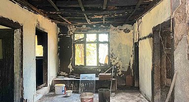 Alevlerin geride bıraktığı acı tablo: Evi yanan acılı baba uzatılacak yardım elini bekliyor