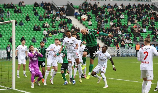 Aliağa FK, Burak Bekaroğlu ile ilgileniyor