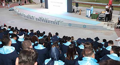 ALKÜ Tıp Fakültesi'nde 90 genç hekim mezun oldu