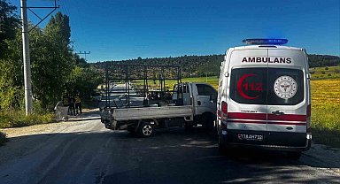 Ambulans ile kamyonetin çarpıştığı kaza korkuttu