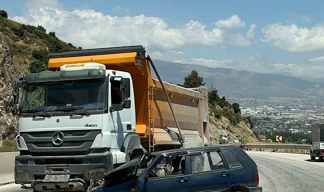 Antakya'da trafik kazası: 2 yaralı