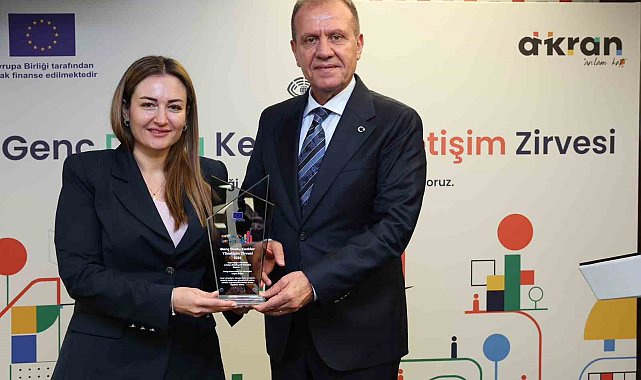 Antalya Büyükşehir'in gençlik odaklı çalışmalarına ödül