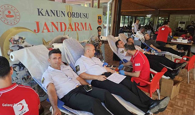Antalya İl Jandarma Komutanlığı'ndan kan bağışına destek