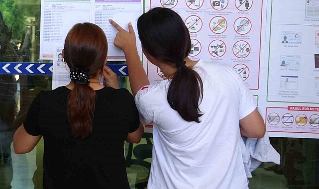 Antalya'da YKS'de ikinci gün heyecanı