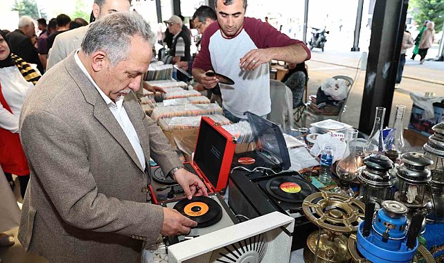 Antikacılar yazı karşılıyor