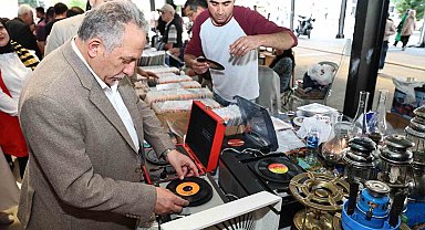 Antikacılar yazı karşılıyor