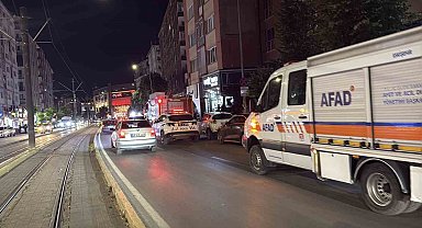 Apartmanda çıkan yangında dumanlar daireleri sardı, bina tahliye edildi