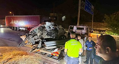 Aracın motorunun fırlayıp barakaya girdiği kazada, sürücü hayatını kaybetti