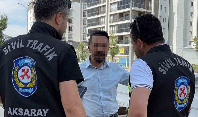 Aracına sahte plaka taktı, yakalanınca "işimiz acildi" dedi