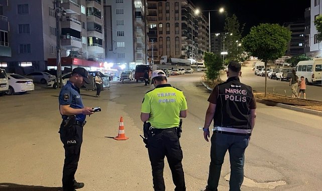 Asayiş uygulamasında 2 araç trafikten men edildi