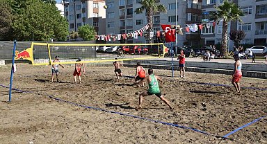 Atakum'da plaj voleybolu heyecanı yaşandı
