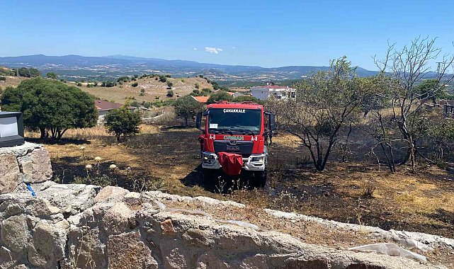 Ayvacık'ta bir evin bahçesinde çıkan yangın büyümeden söndürüldü