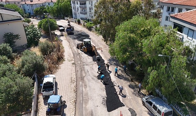 Ayvalık'ta doğalgaz sonrası yol onarımları sürüyor
