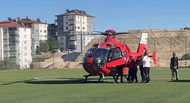 Bacağı kırılan yaşlı adam ambulans helikopterle Malatya'ya sevk edildi