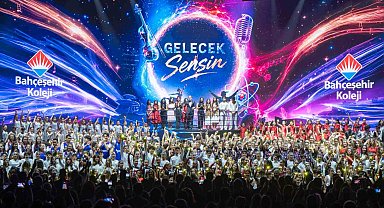 Bahçeşehir Koleji'nden görkemli yıl sonu gösterisi