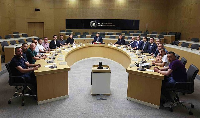 Bakan Bayraktar, Doruk Madencilik işçilerini bakanlıkta ağırladı