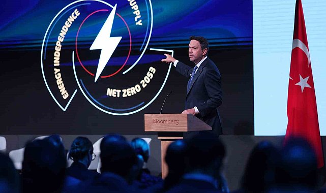 Bakan Bayraktar: "Enerji dönüşümü için 2035 yılına kadar 200 milyar dolarlık bir yatırım hedefimiz var"