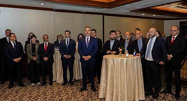 Bakan Fidan, Kanada'da Türk iş adamlarıyla bir araya geldi