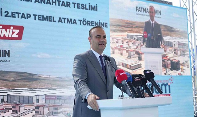 Bakan Kacır: "Türkiye olarak tarih sahnesine eskisinden çok daha kuvvetli ve çok daha iddialı çıkıyoruz"