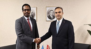 Bakan Kacır'dan Sıfır Atık Forumu'nda yoğun diplomasi trafiği