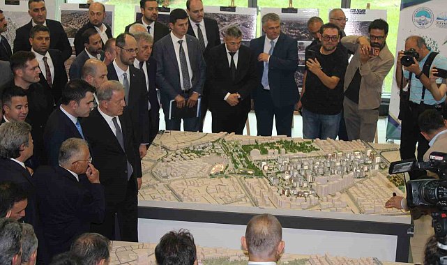 Bakan Kurum ve Yumaklı'dan Kayseri temasları