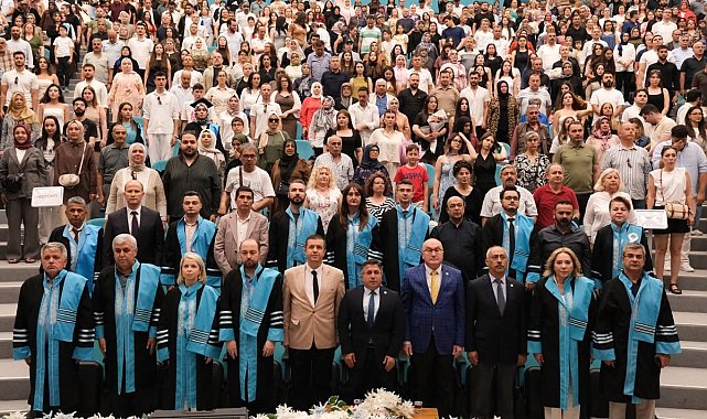 Balıkesir MYO'da mezuniyet töreni düzenlendi