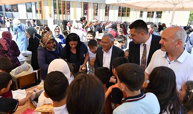 Başkan Büyükkılıç'tan okullardaki bahar coşkusuna yakın ilgi