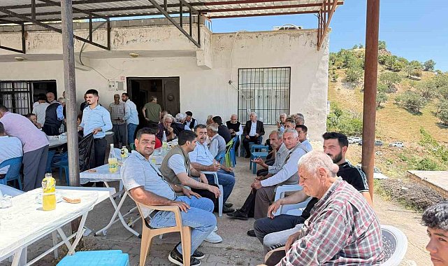 Başkan Karamehmetoğlu, vatandaşlarla bir araya geldi