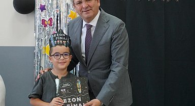 Başkan Mesut Ergin öğrencilerin karne sevincine ortak oldu