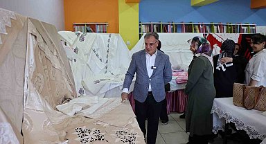 Başkan Özdoğan, el emeği göz nuru eserleri inceledi