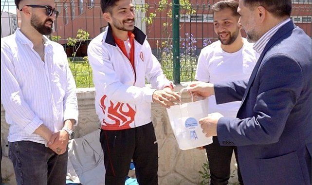 Başkan Uçar, sınav heyecanı yaşayan ailelerin heyecanına ortak oldu
