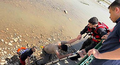 Batman Çayı'nda akıntıya kapılan vatandaşı AFAD ekipleri kurtardı